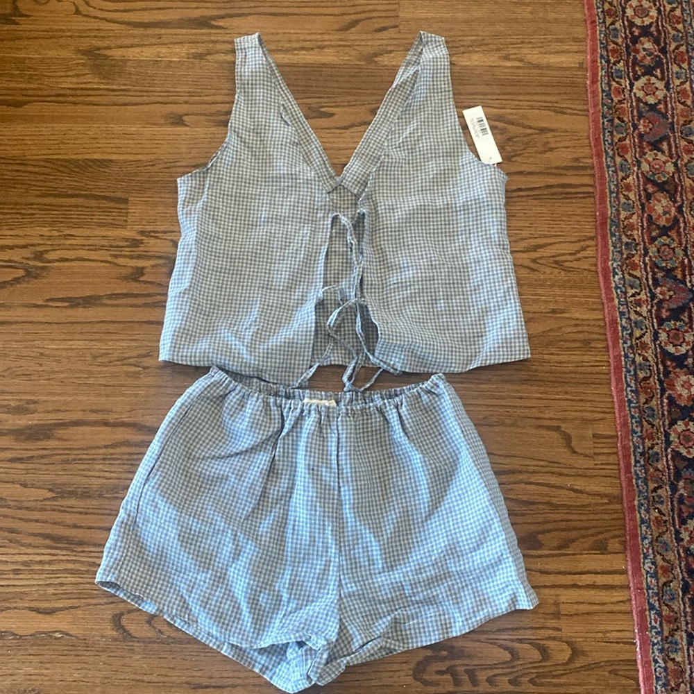 Deiji studios two tie set 
Field check